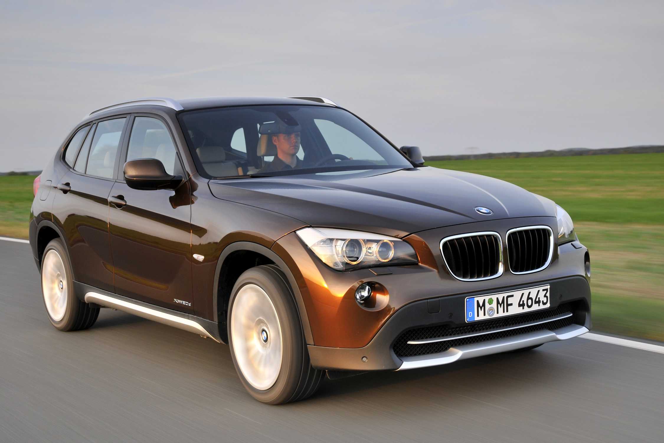 С какого года выпускают bmw x1