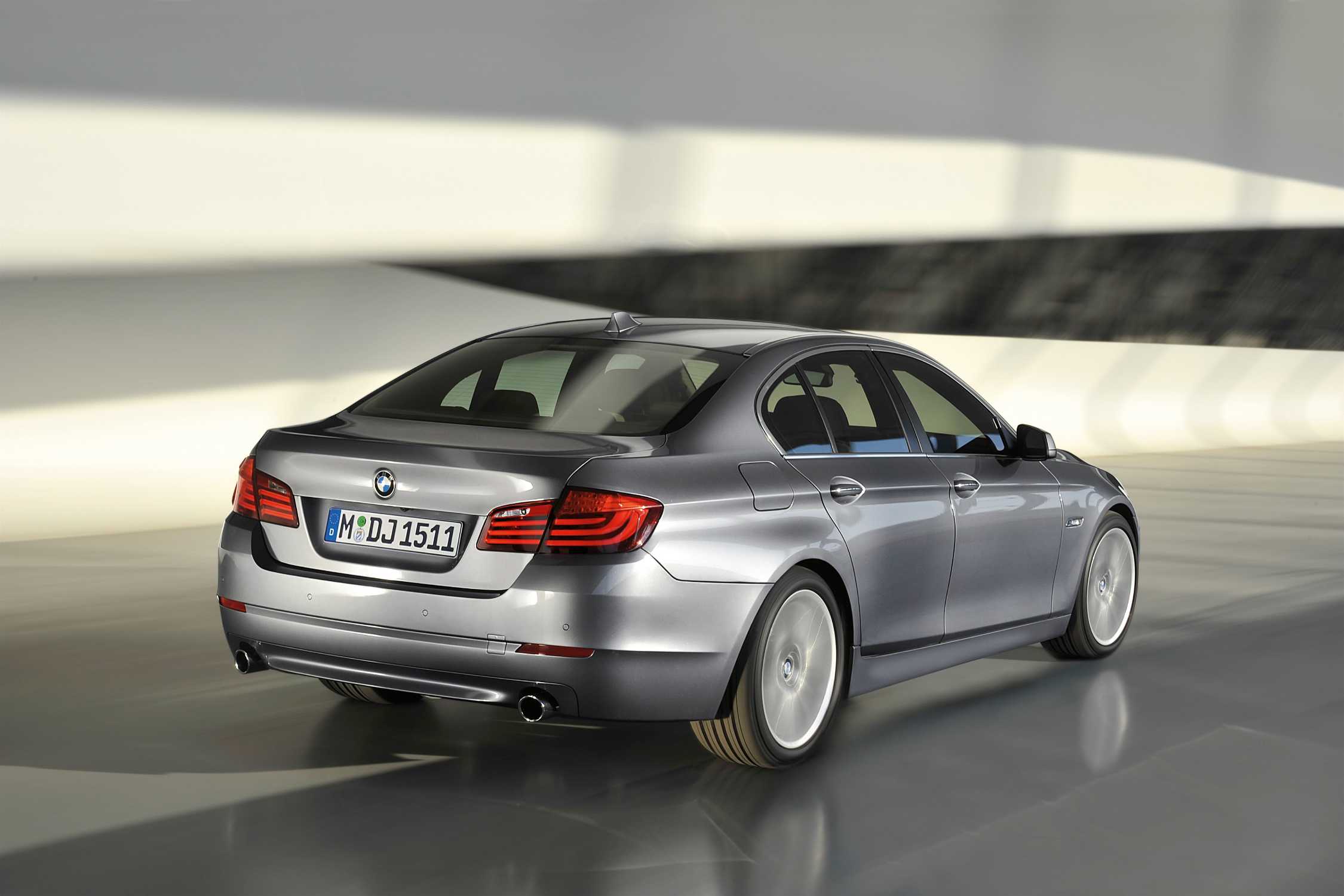 The new BMW 5 Series Sedan (11/2009)