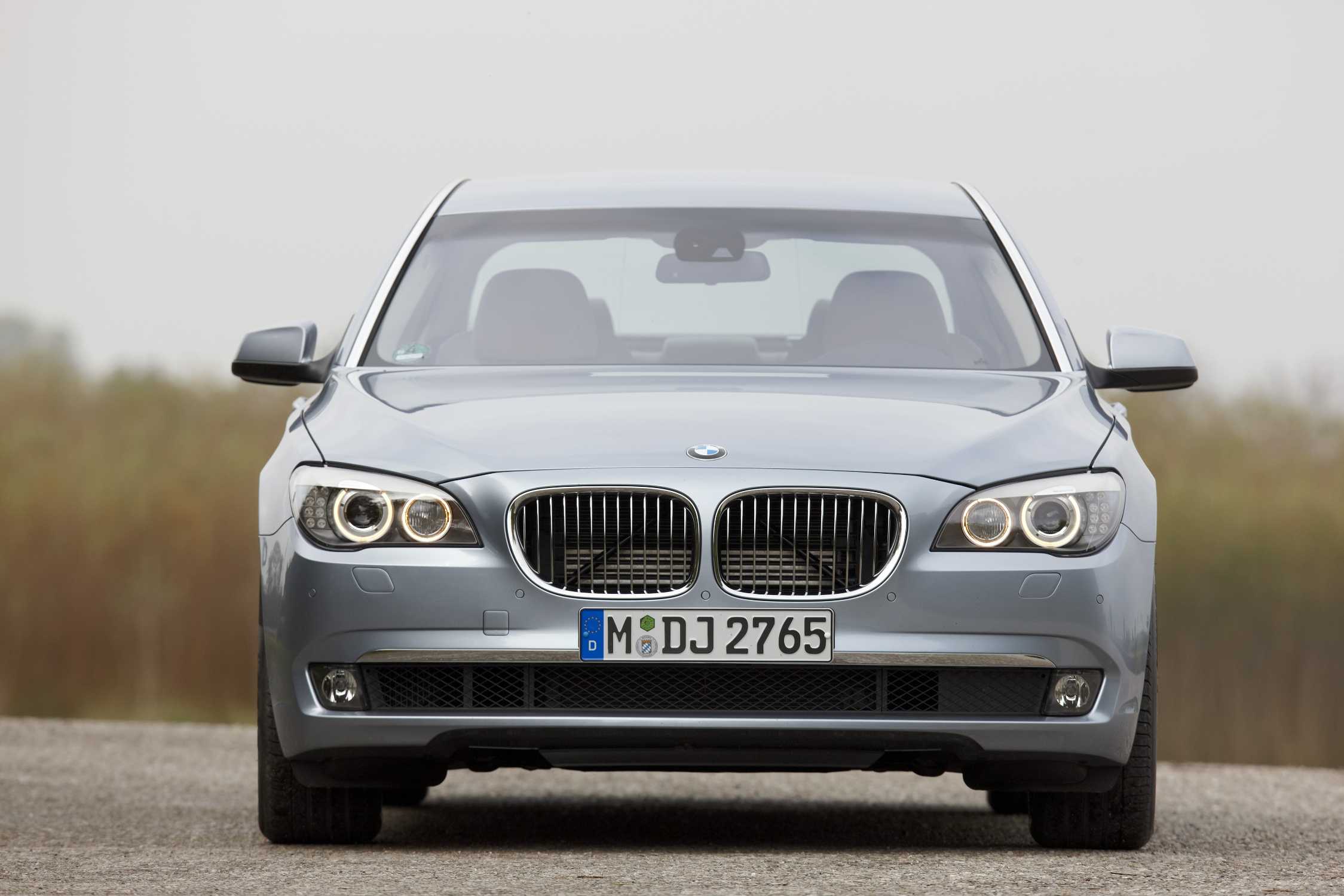 Бмв ру. BMW 7 Series ACTIVEHYBRID 2010. BMW 7 Series 2009. BMW 7 Модельный ряд. Модельный ряд БМВ 2009.