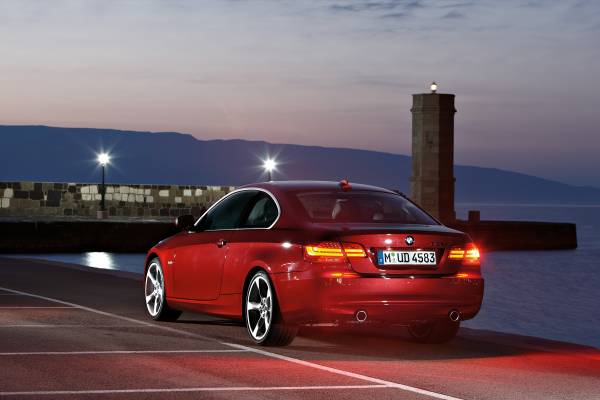 Champagne Promotie Tweet Prijzen vernieuwde BMW 3 Serie Coupé, Cabrio en BMW X5 bekend; Meer  vermogen, minder BPM