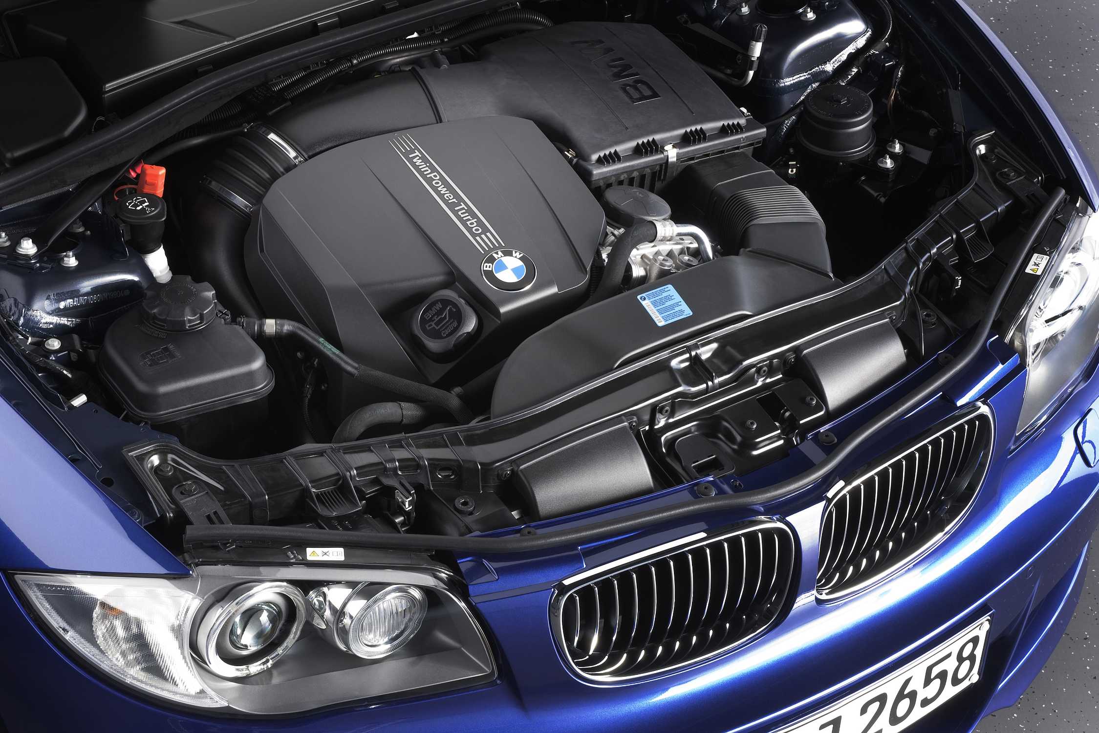 The New Bmw Inline Six Cylinder Gasoline Engine Combining Twinpower