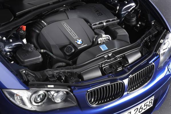  Los mejores en la clase compacta Nueva generación de motores en el BMW 5i Coupé y el BMW 5i Cabrio.