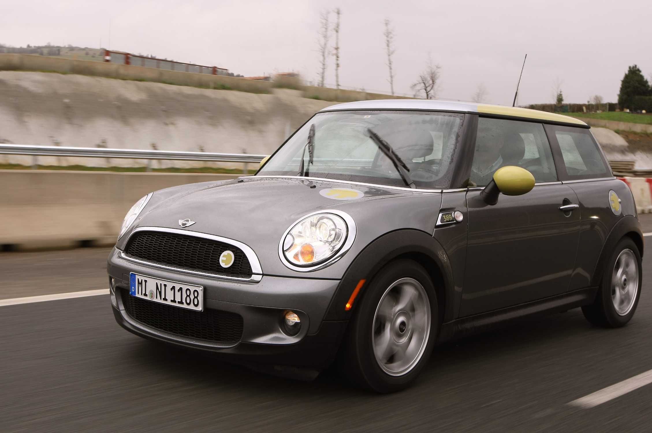 MINI E (02/2010)