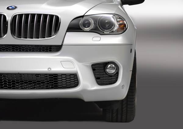 Alpine White BMW X5 Gets M Performance Treats - autoevolution