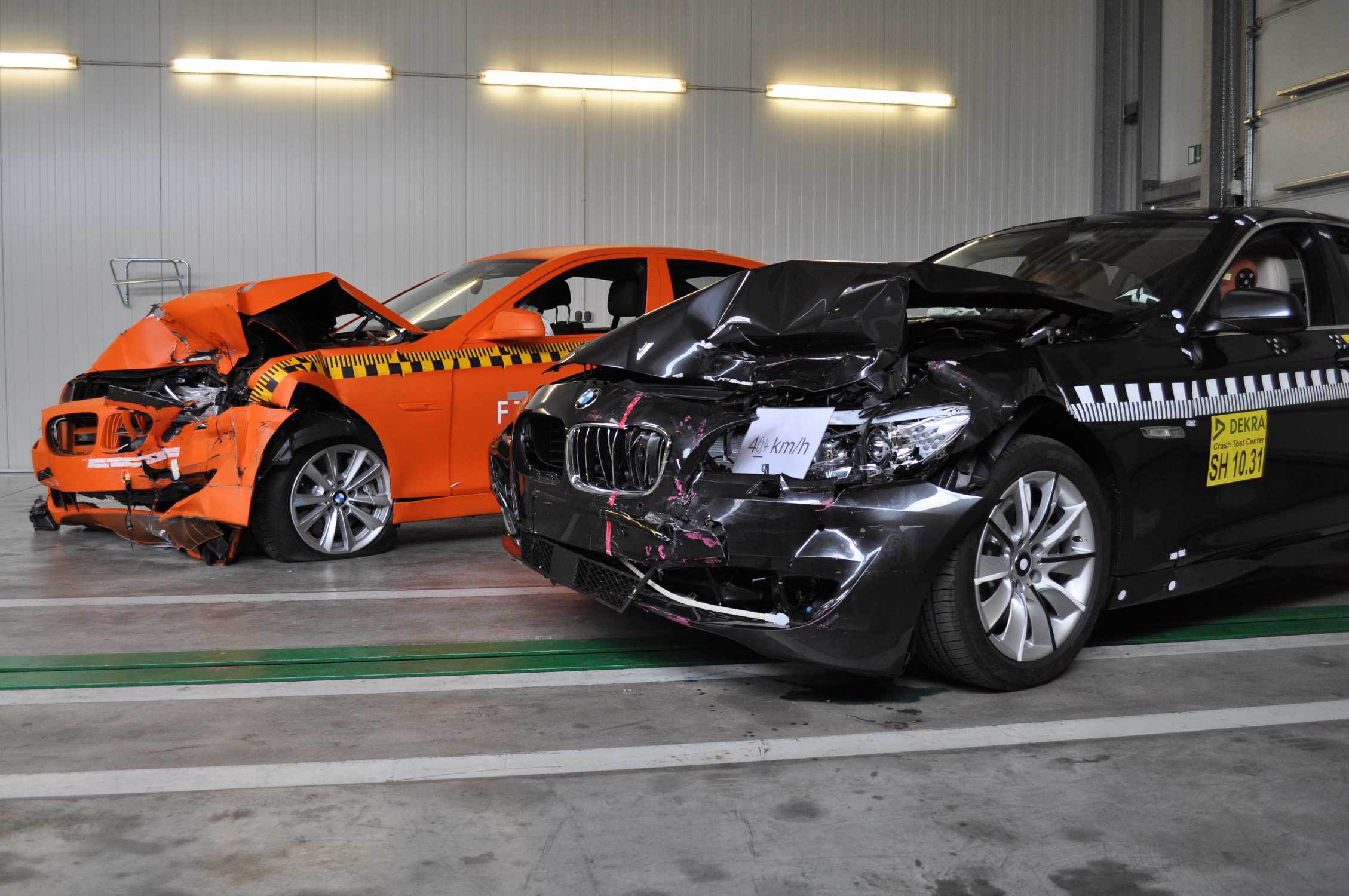 Авто после года. БМВ 5 на краш тест. Crash Test BMW 645. Тестовая машина.