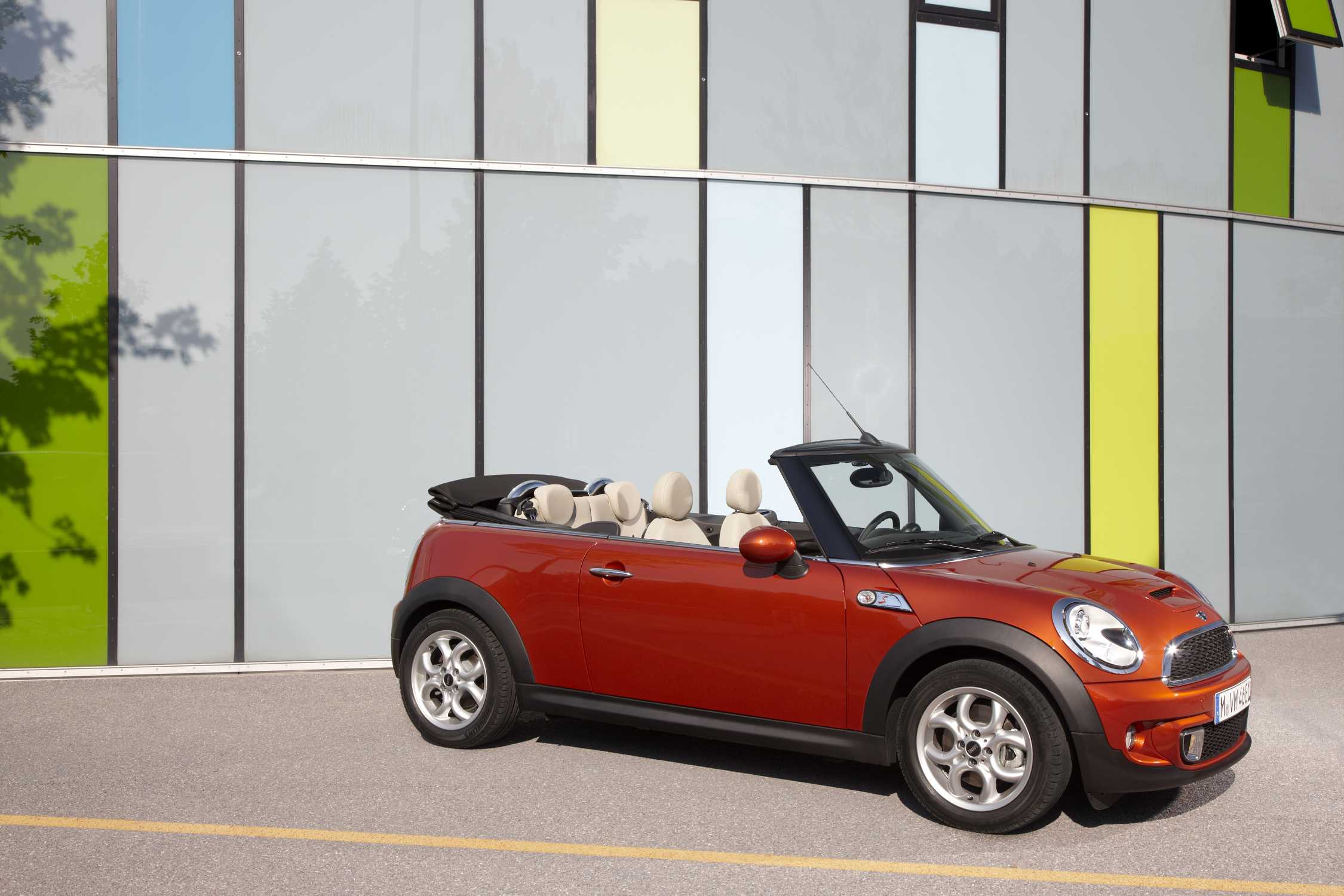 Мини 2011. Mini Cooper s Cabrio 2011. Купер 2021 авто. Мини Купер сало кабриолет. Мини Купер кабриолет Краснодар.