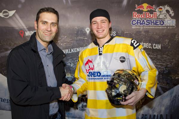Vedhæftet fil rigdom barbering Fabian Mels (GER) wins MINI Rookie Award at Red Bull Crashed Ice event in  Munich. 23,000 spectators attend the World Championship curtain-raiser –  and the winners are hailed.
