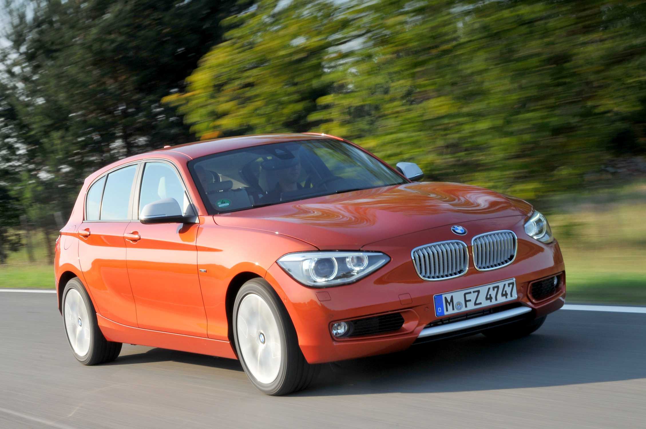 Bmw 2011. BMW 1 Series. BMW serie 1. BMW 1 Series 2012. БМВ-1 Urban line.