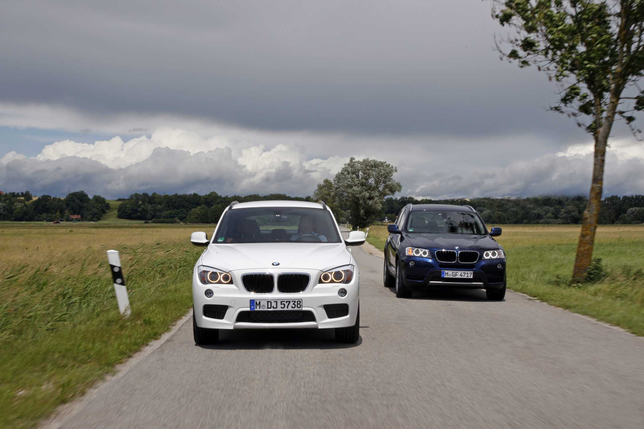 Поставь bmw. Группы авто БМВ. Линейка авто БМВ. Автомобильная линейка концерна b m w. Машины из альбомов БМВ.