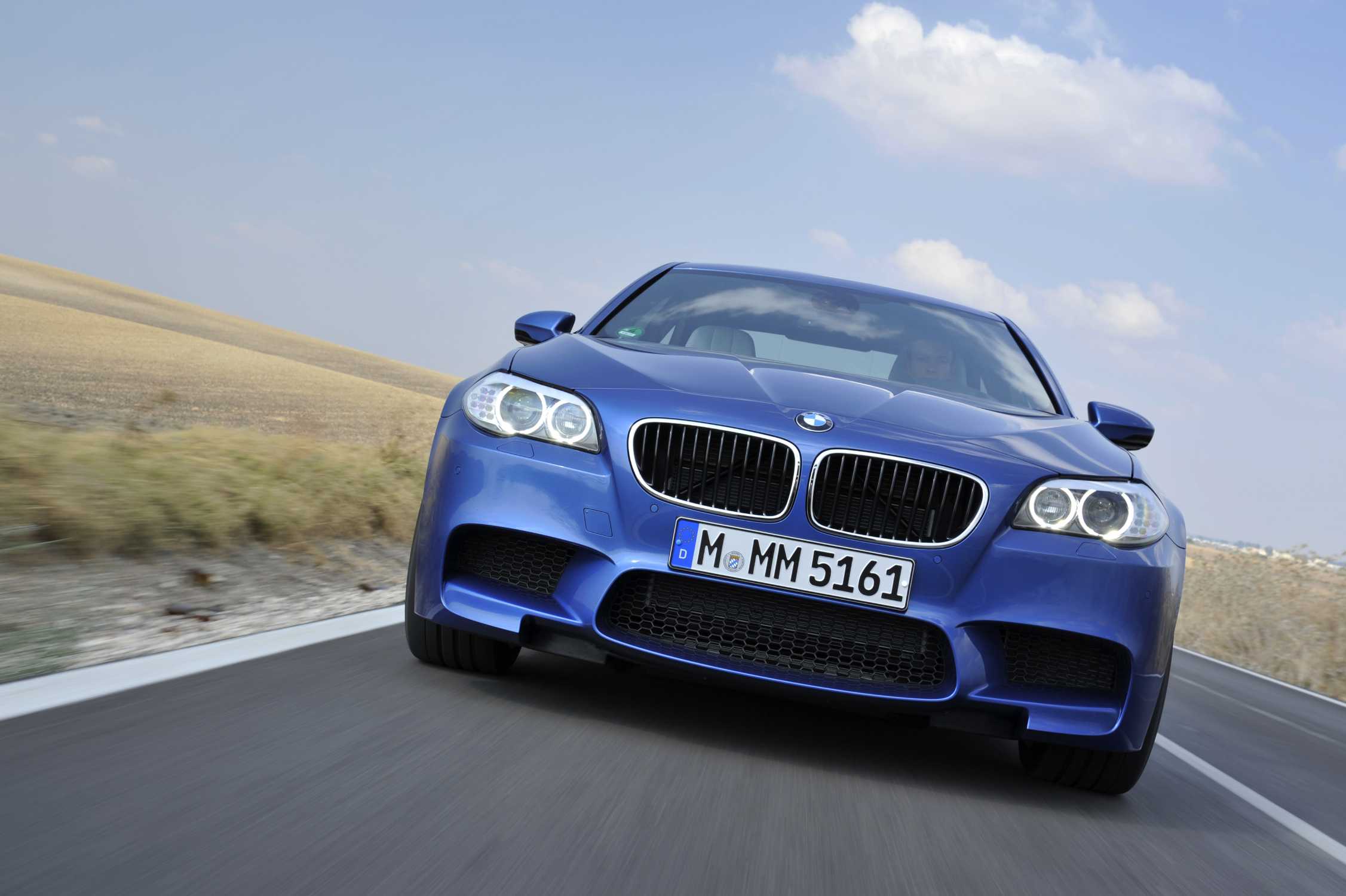 М5 игрушка. BMW m5. BMW m5 Front. BMW m5 2011. BMW m560i.