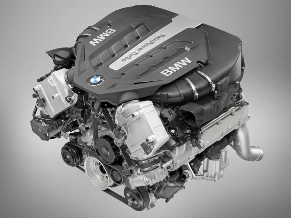 BMW 650iクーペおよびカブリオレに新開発V型８気筒エンジンを搭載。