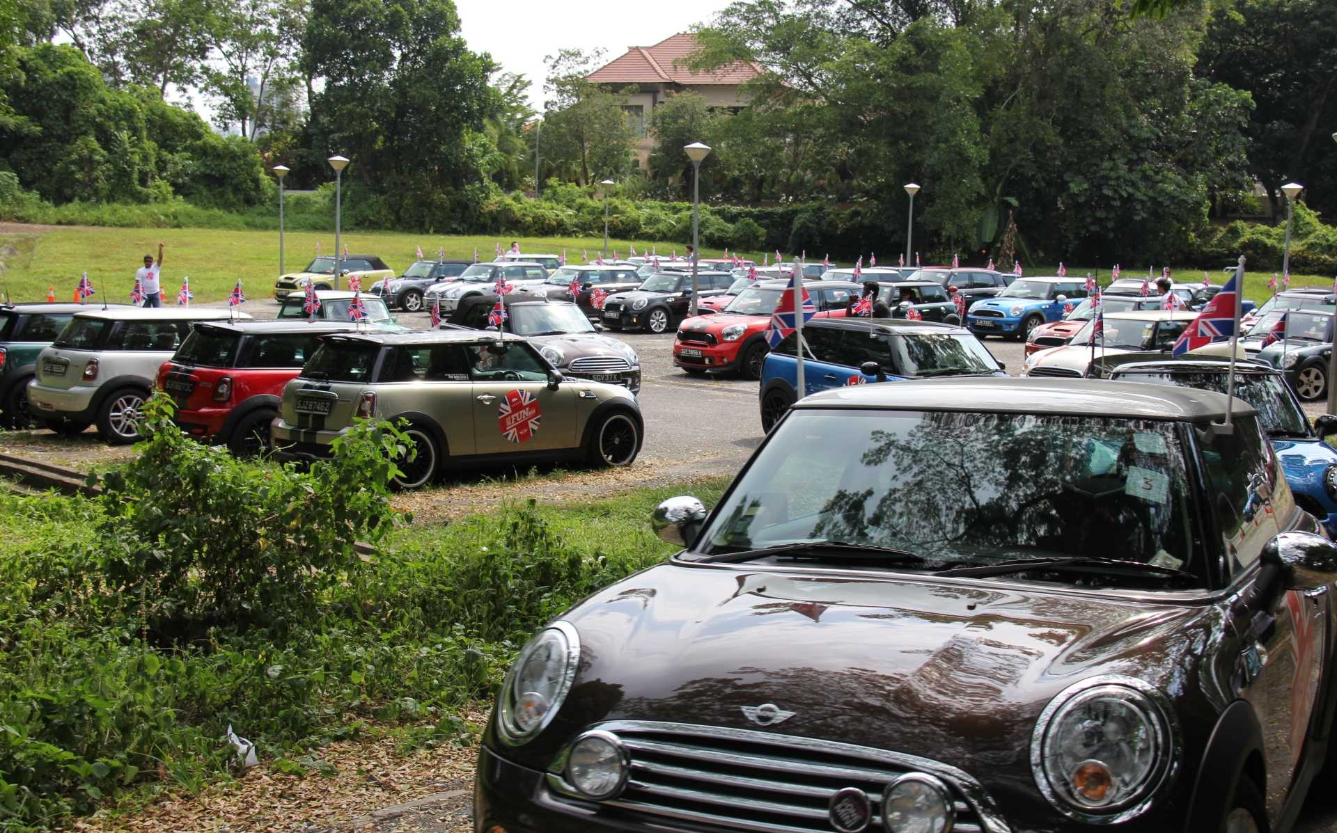 MINI Convoy Drive Exciting Singapore Roads in an Electrifying Style.