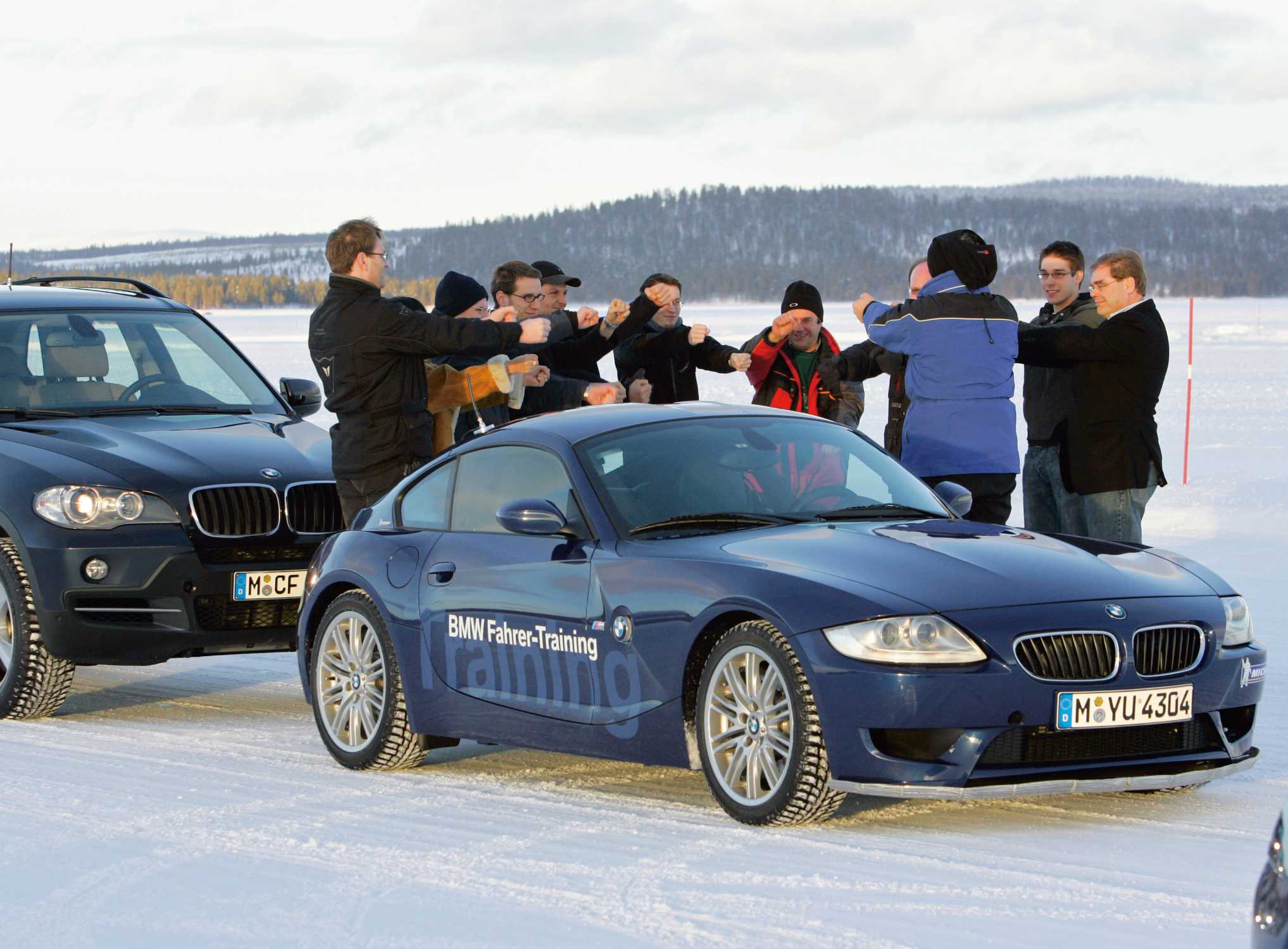 Bmw drive. БМВ экспириенс. БМВ драйв. BMW Driver. BMW Driving experience 2021.