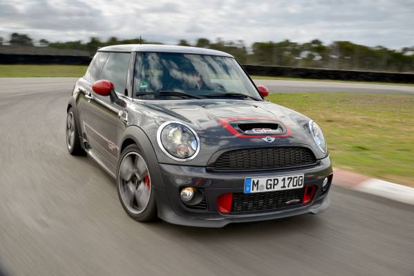 GEARING UP FOR ITS NORTH AMERICAN PREMIERE: THE MINI JOHN COOPER