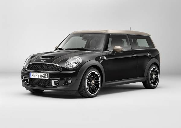 P90110568-mini-clubman-bond-
