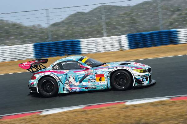 BMWグループ・ジャパン、BMW Z4 GT3でスーパーGT 2013に参戦する「GSR & Studie with Team UKYO」をサポート