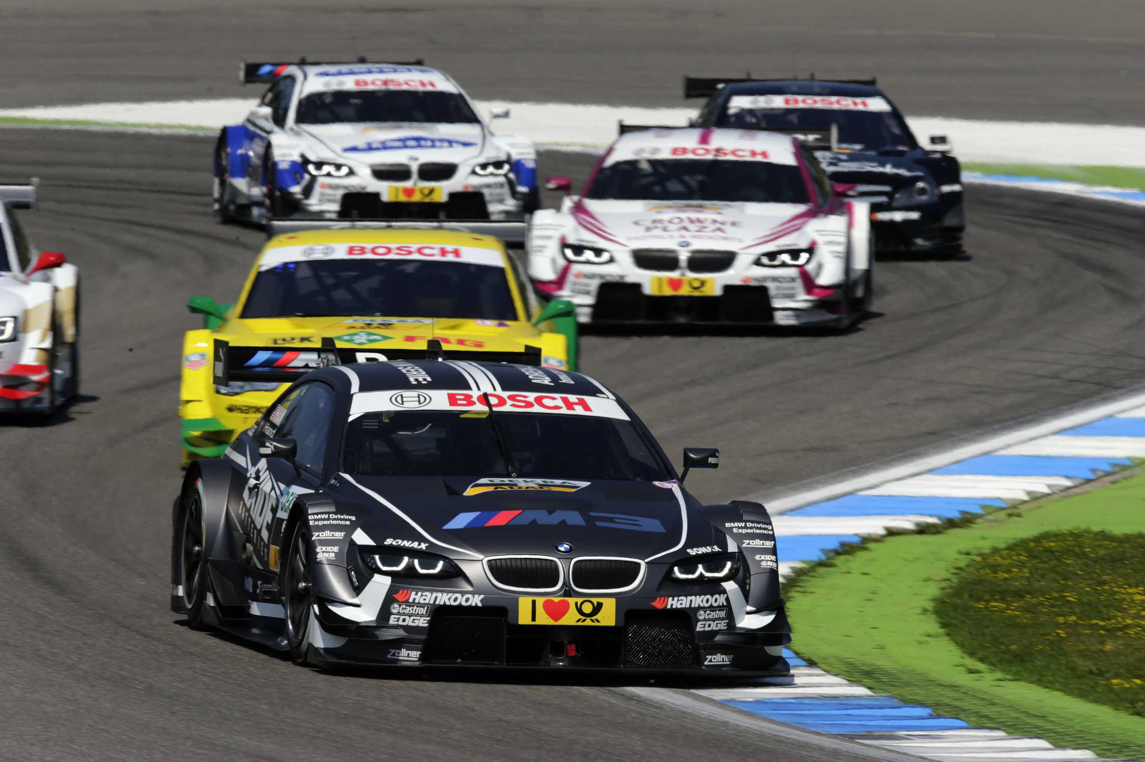 Как называются гонки. DTM 2013. BMW Touring DTM. DTM гоночная серия. Гоночный сплиттер DTM.