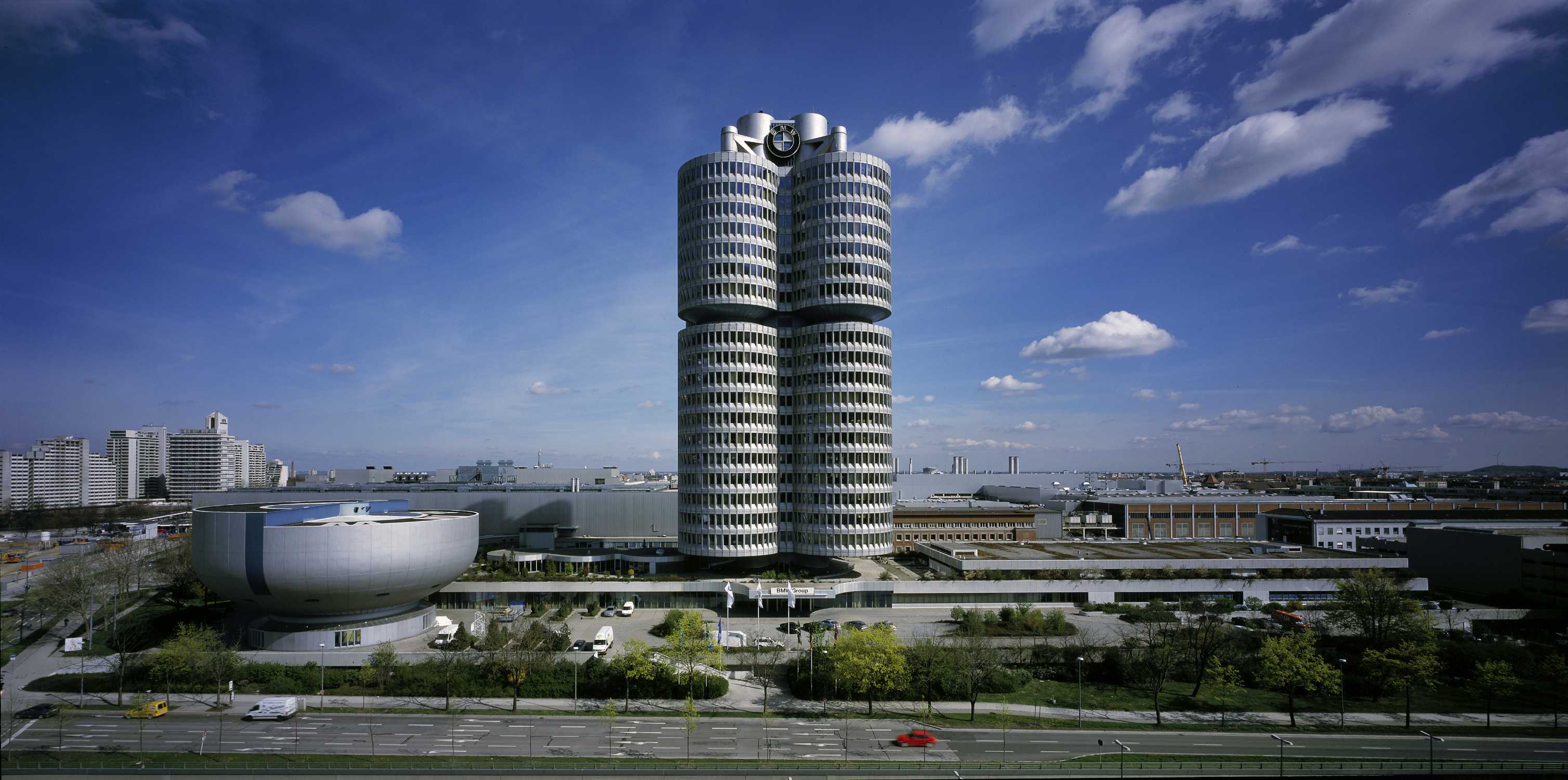 BMW Headquarters and Museum. Pictures 1968 to 2004. (07/2013)