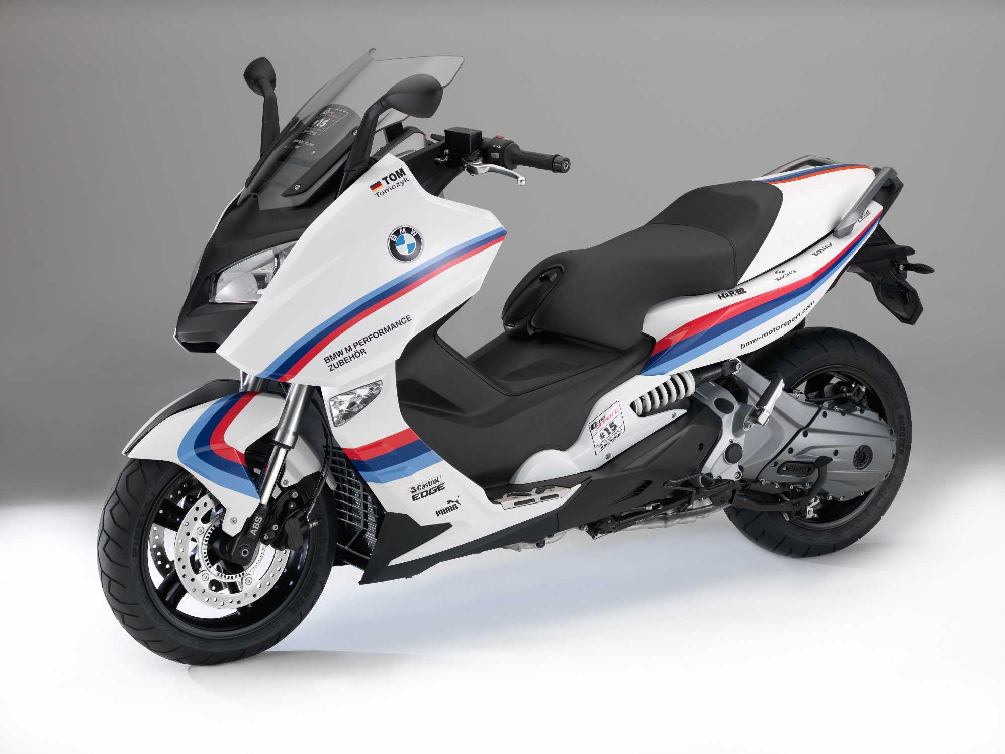 BMW Motorrad запускает пилотный проект онлайн-продаж макси-скутеров BMW  C600 Sport