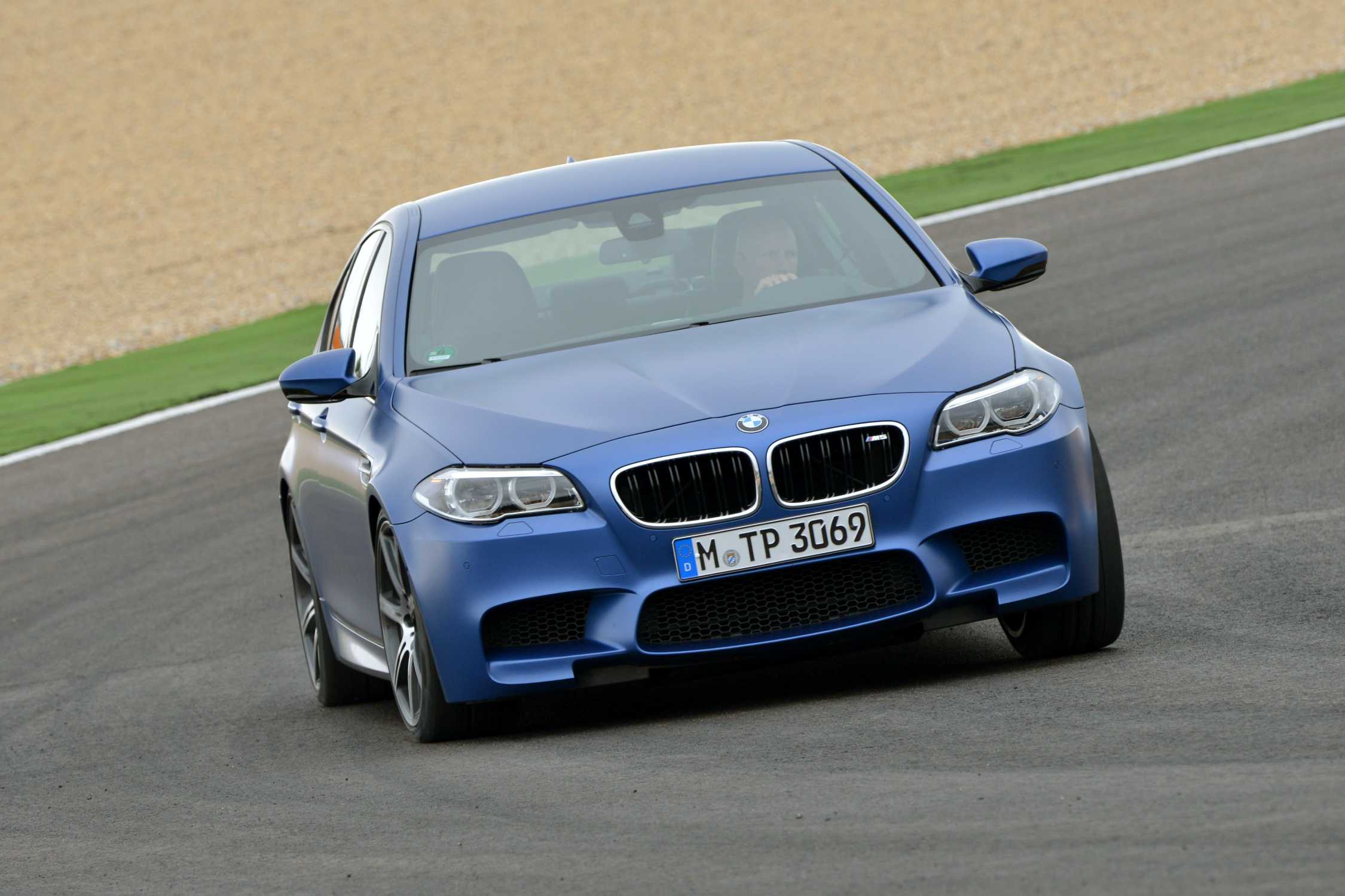 М5 д. BMW 5 m5 2014. БМВ m5 f10. BMW m5 f10 Competition. BMW m5 f10 2014.