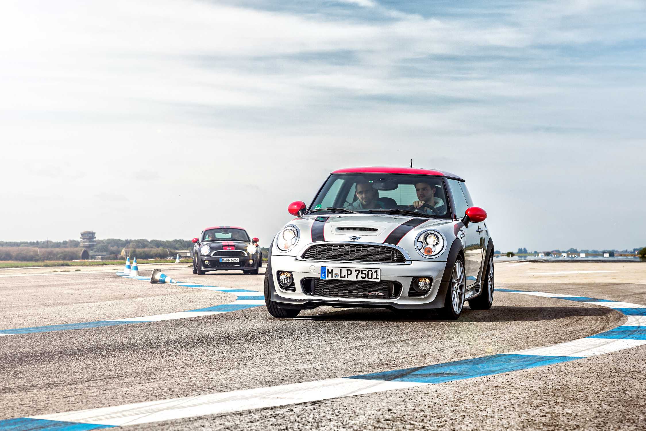 MINI Driving Experience – Small car. Big thrills.