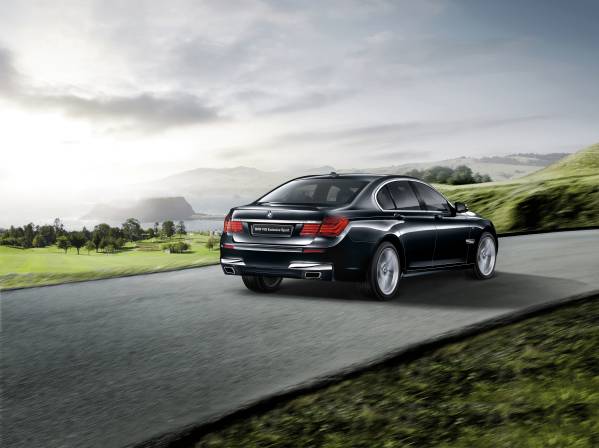 BMW 7シリーズの限定車「BMW 740i Exclusive Sport」を発売