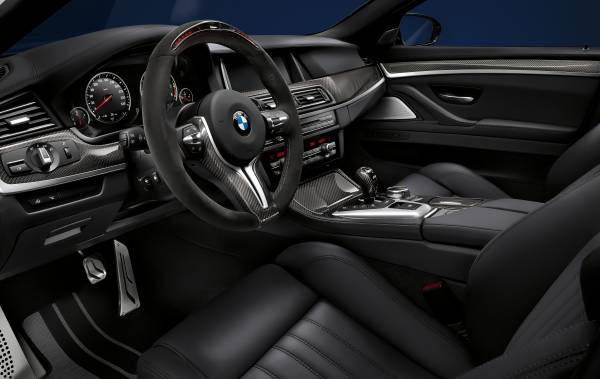 BMW M5 Limousine, BMW M Performance, BMW M Performance Lenkrad Alcantara mit  Carbonblende und Race-Display, BMW M Performance Interieurleiste Carbon, BMW  M Performance Blende Gangwahlschalter Carbon (Automatikgetriebe), BMW M  Performance Pedalauflagen