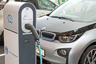 BMW Group and CleanCharge demonstrate intercharge solution for cross-provider charging of electric cars in Copenhagen. (10/2013)
