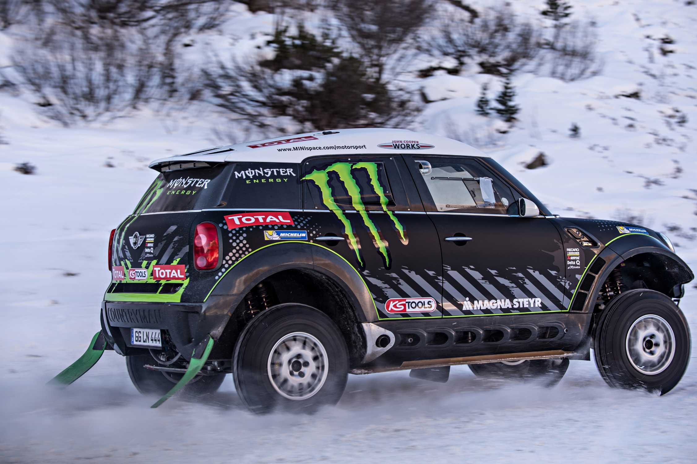 The MINI ALL4 Racing on Snow. (12/2013)