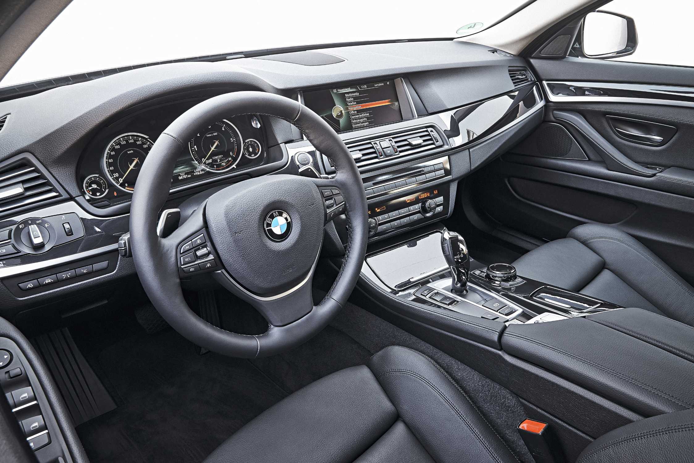 Kom langs om het te weten Vertrek Ontwikkelen BMW 520d Touring in Sophisto Grey Brilliant Effect (04/2014).