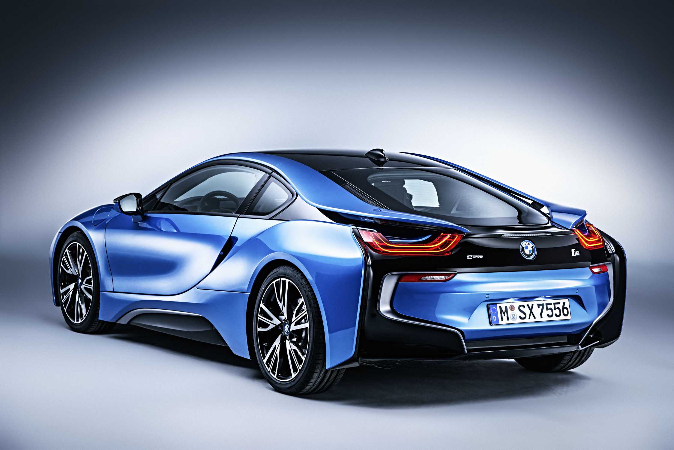 BMW i8 with exclusive full equipment package Pure Impulse (04/2014)