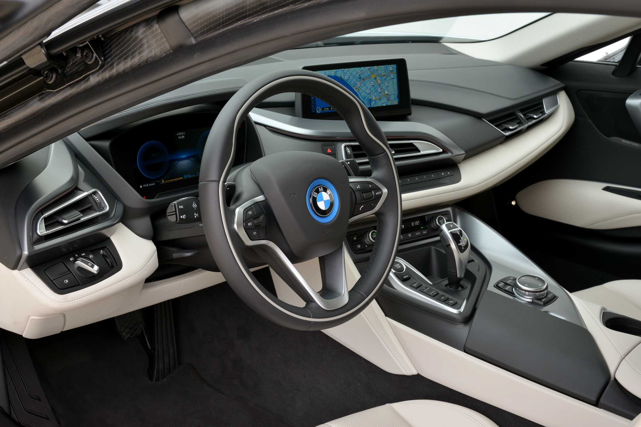 BMW i8, interior (04/2014)