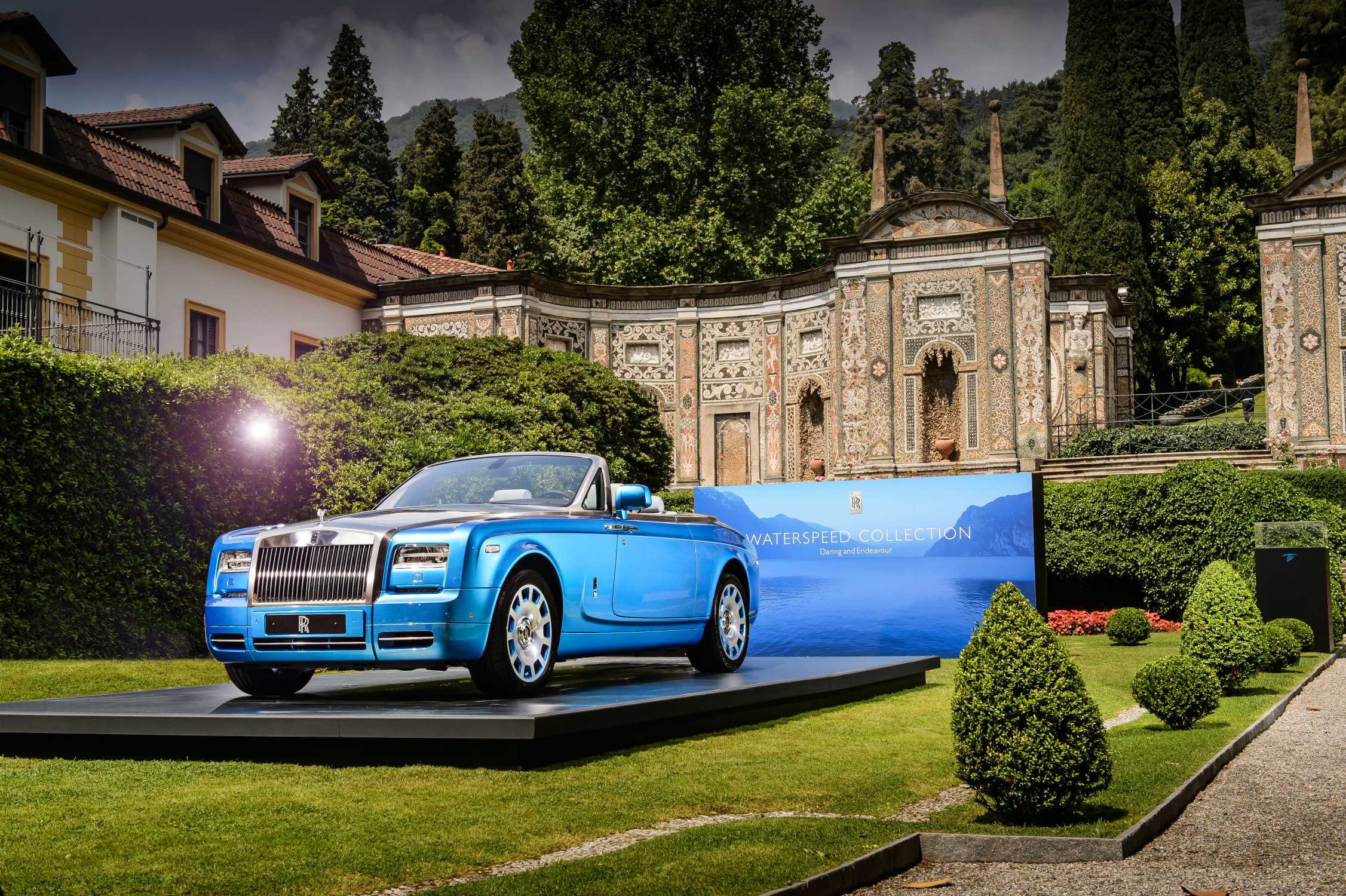 ROLLS-ROYCE PHANTOM DROPHEAD COUPÉ WATERSPEED COLLECTION ARRIVES AT SPIRITUAL HOME IN THE ITALIAN LAKES