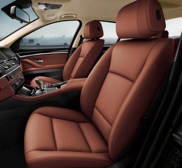 BMW 5シリーズ セダンの特別仕様車「INNOVATOR」を発売 