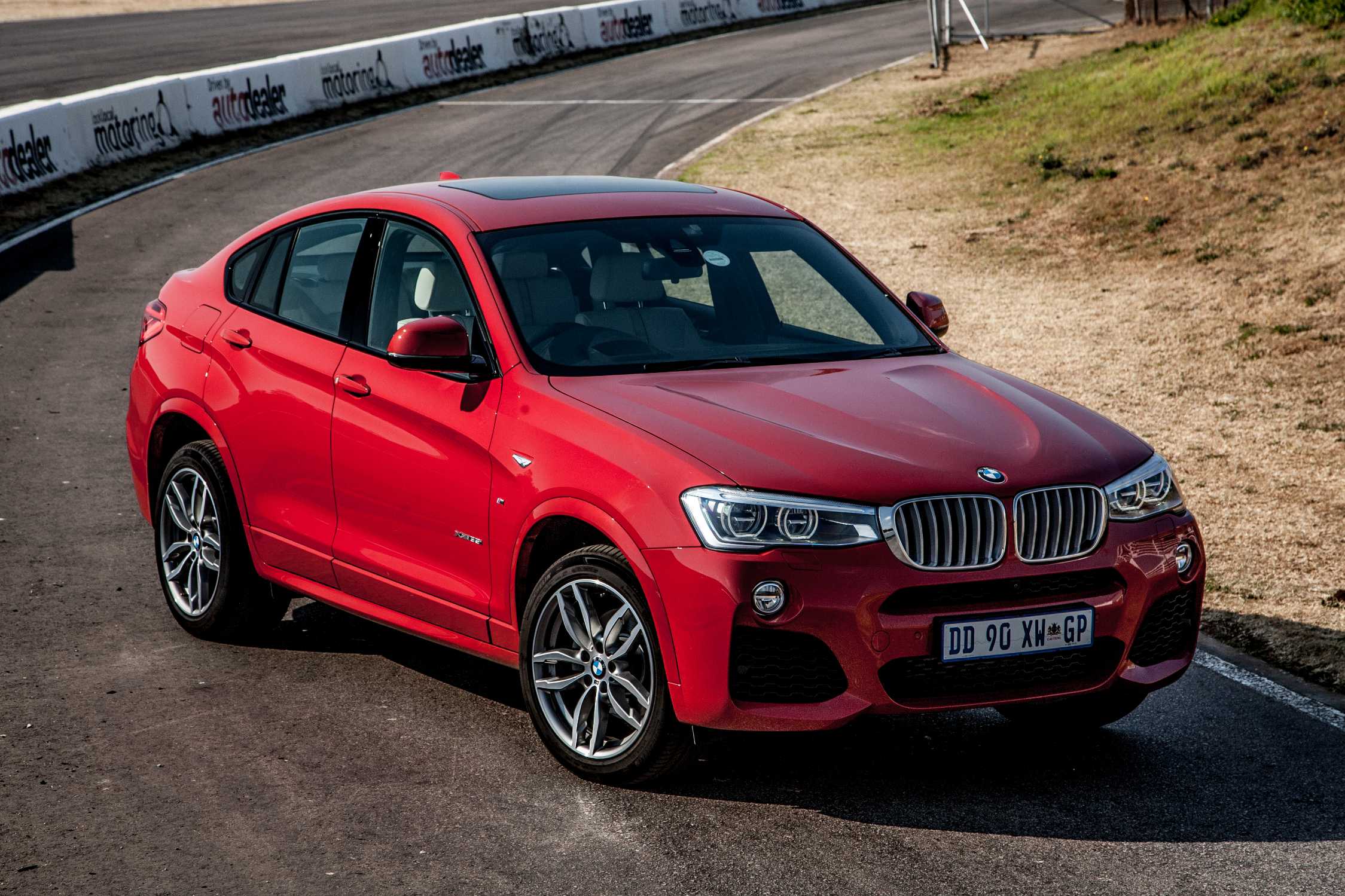 Bmw x4 sport. БМВ x4 f26. BMW x4m красный. BMW x4 m Sport.