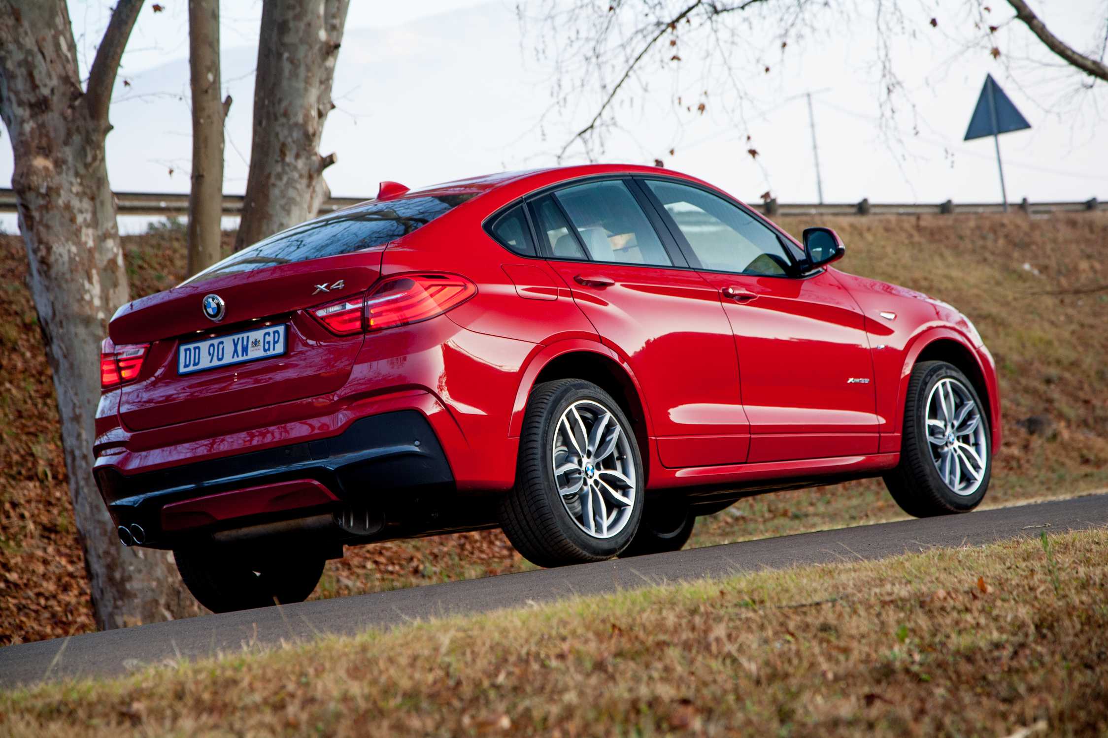 Bmw x4 sport. BMW x4 f26 m Sport. БМВ x4 xdrive20i. BMW x4 Sport 2014. BMW x4 xdrive20i m Sport.