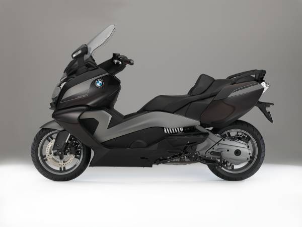  BMW Motorrad presenta los modelos de edición especial C 600 Sport y C 650 GT.  Maxi scooters exclusivamente revestidos.