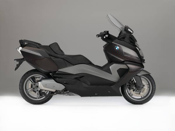  BMW Motorrad presenta los modelos de edición especial C 600 Sport y C 650 GT.  Maxi scooters exclusivamente revestidos.