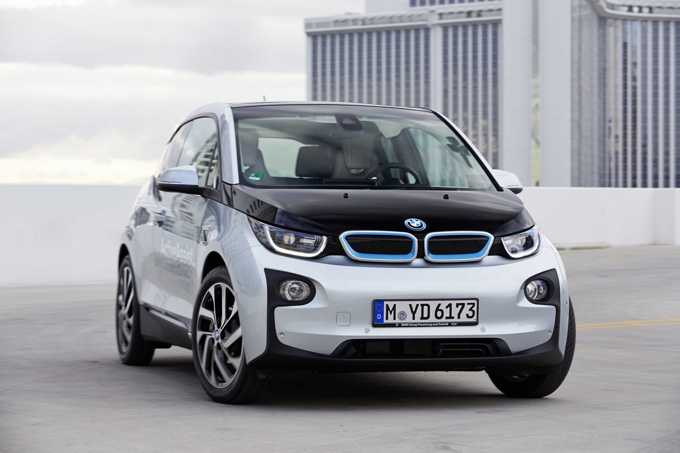 Маленькая 1. BMW i3 2008. БМВ i3 2016. BMW i3 Electric. БМВ i3 2022.