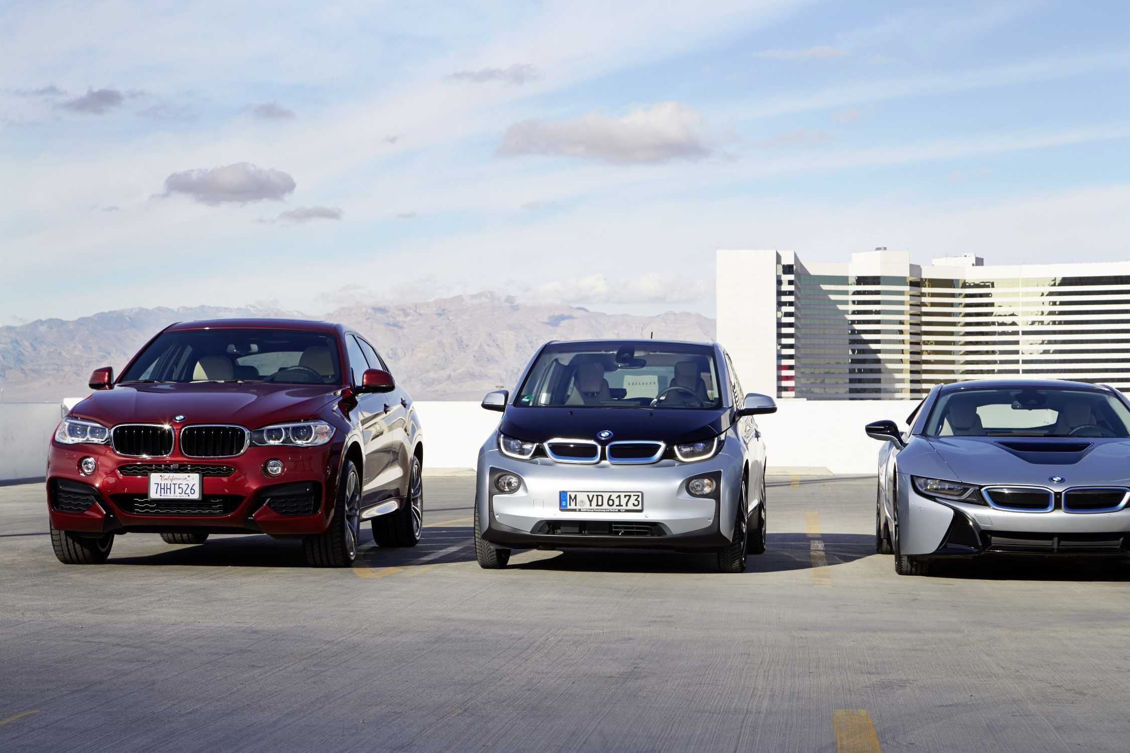 Другого автомобиля. BMW i3 Park assist. BMW i3 сравнение. BMW i3 на парковке в Москве. БМВ И другие авто.