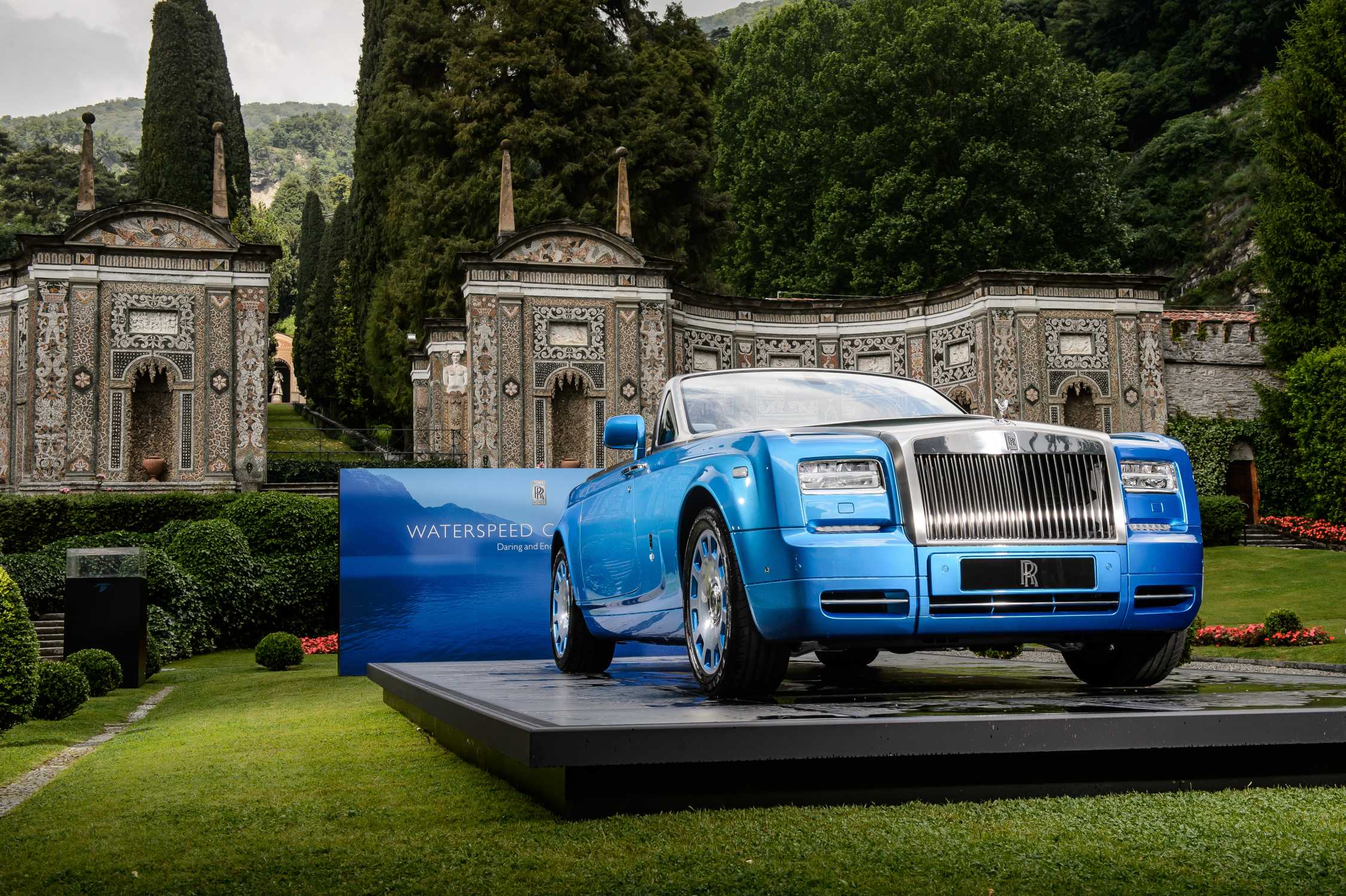 ROLLS-ROYCE PHANTOM DROPHEAD COUPÉ WATERSPEED COLLECTION