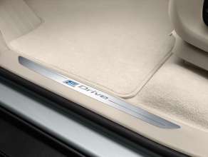 The new BMW X5 xDrive40e. Door entry strip.