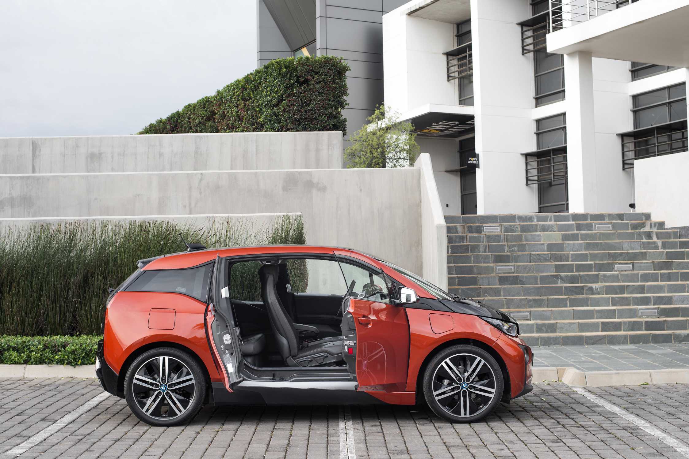 Bmw i3 сколько заряжается