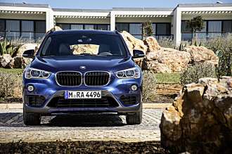 The new BMW X1.
BMW X1 xDrive25i - Sport Line - Mediteranean Blue - Light-alloy wheels double spoke 568 - Interior, Dakota leather Black with perforation and Red stitching - Interior trim, Fine Brushed Aluminium with Coral Red accent.
Location: Martinhal - Sagres, Portugal