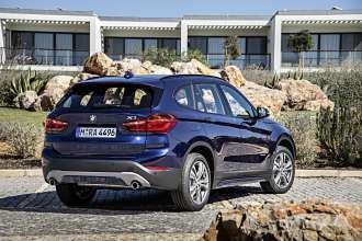 The new BMW X1.
BMW X1 xDrive25i - Sport Line - Mediteranean Blue - Light-alloy wheels double spoke 568 - Interior, Dakota leather Black with perforation and Red stitching - Interior trim, Fine Brushed Aluminium with Coral Red accent.
Location: Martinhal - Sagres, Portugal