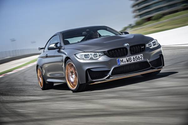 BMW M4 GTS and BMW 3.0 CSL Homage receive 2015 Auto Bild Sports