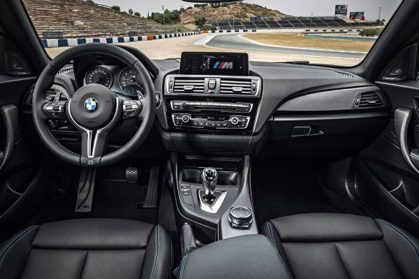https://mediapool.bmwgroup.com/cache/P9/201509/P90199663/P90199663-the-new-bmw-m2-coupe-10-2015-600px.jpg