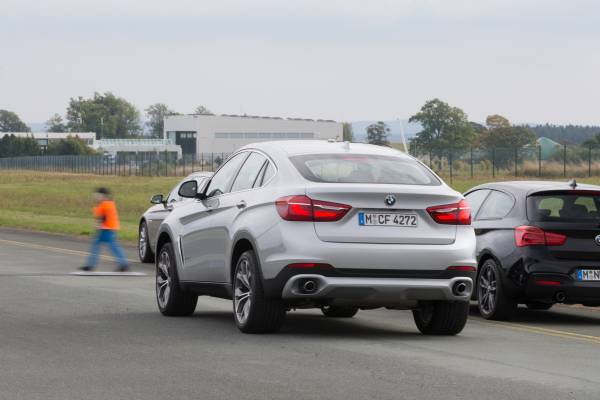 Bmw Connecteddrive Driver Assistance Systems Driving Assistant Driving Assistant Plus Forward Collision Warning 10 15