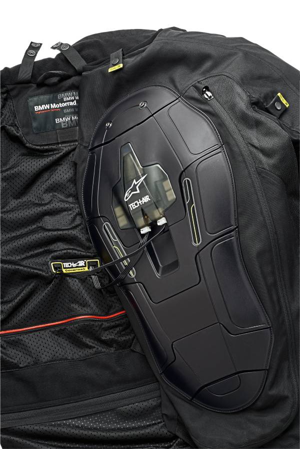 BMW Motorrad lance la veste Airbag Street Air by Alpinestars. Street Airbag  System pour une sécurité motocycliste accrue.