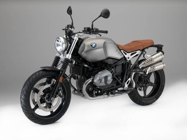  Medidas de renovación del modelo de BMW Motorrad para el año del modelo.  Nuevo modelo especial BMW R GS Adventure “Triple Black”.  Precio y lanzamiento al mercado de la BMW R nineT Scrambler.